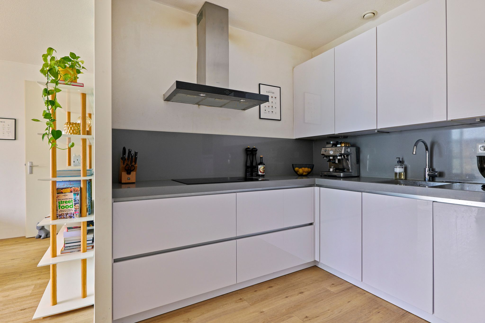 Photo 12 of Hoofdweg 905