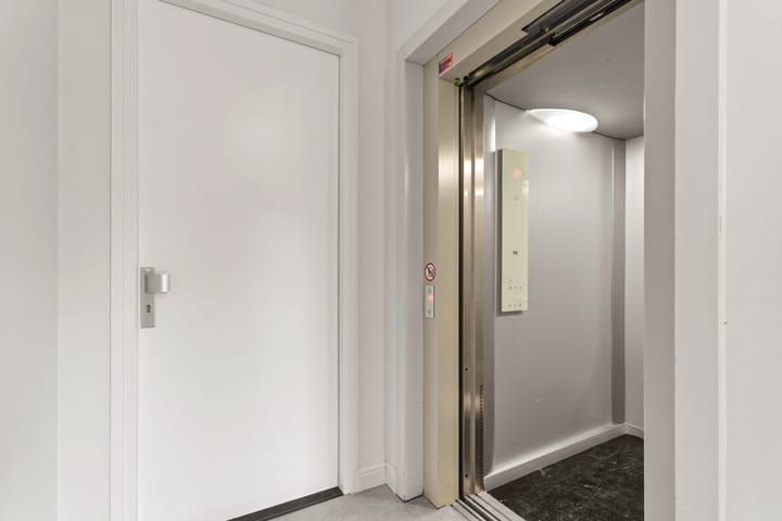 Foto 10 van Kebajastraat 9