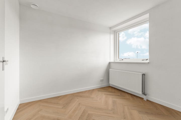 Foto 35 van Kebajastraat 9