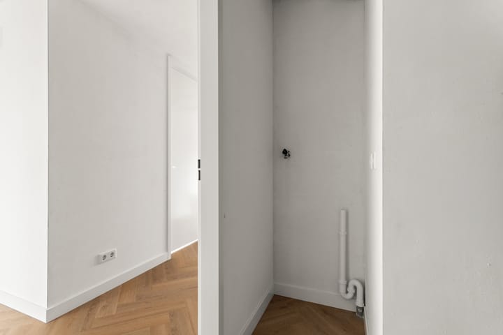 Foto 39 van Kebajastraat 9