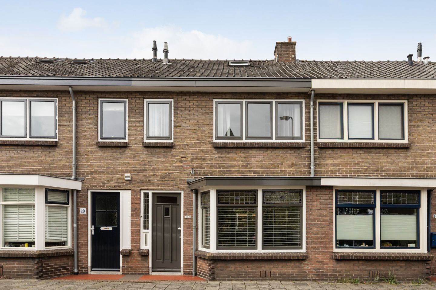 Foto 44 van Burg. Schalijstraat 18