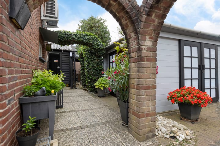 Photo 36 of Stationsstraat 94