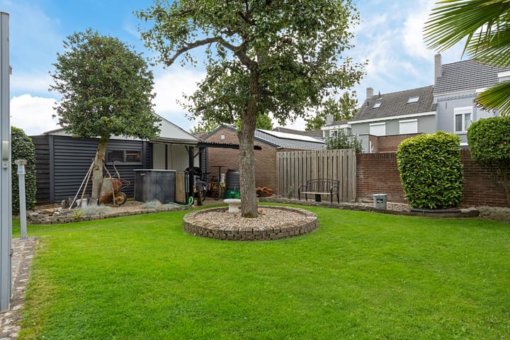 Photo 39 of Stationsstraat 94