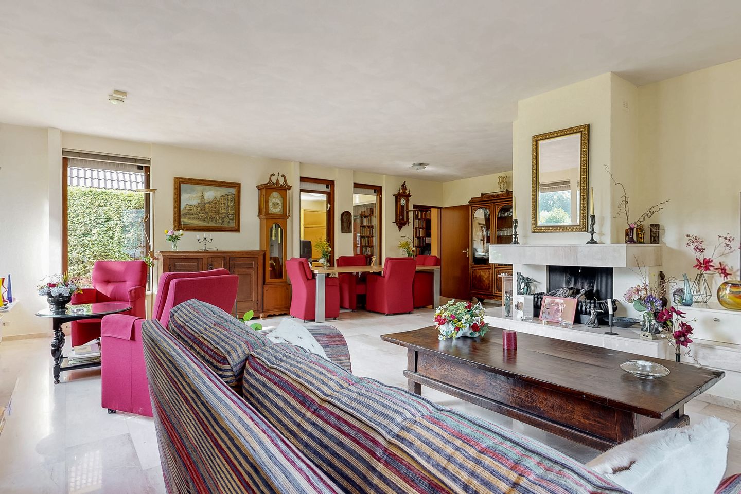 Photo 4 of Oeverloper 1