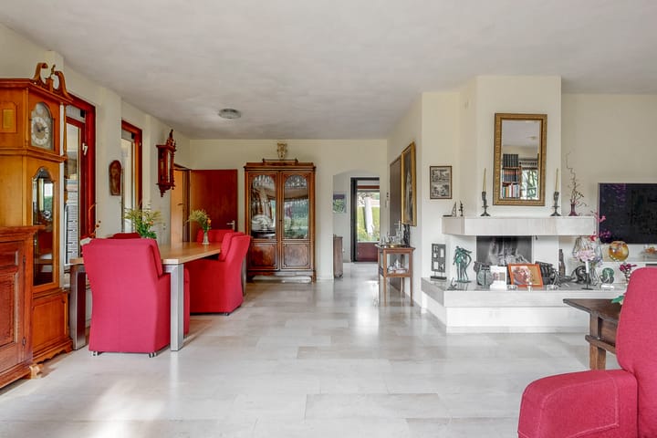 Photo 2 of Oeverloper 1