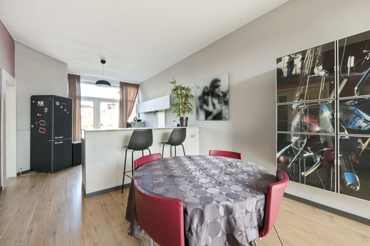 Photo 4 of Valkenboskade 430