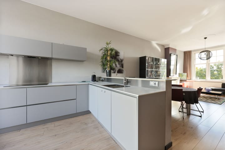 Photo 5 of Valkenboskade 430