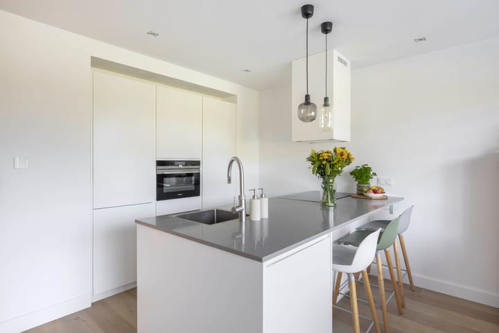 Photo 5 of Suze Groeneweglaan 25