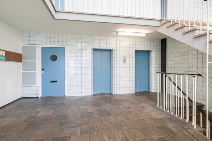 Photo 12 of Suze Groeneweglaan 25