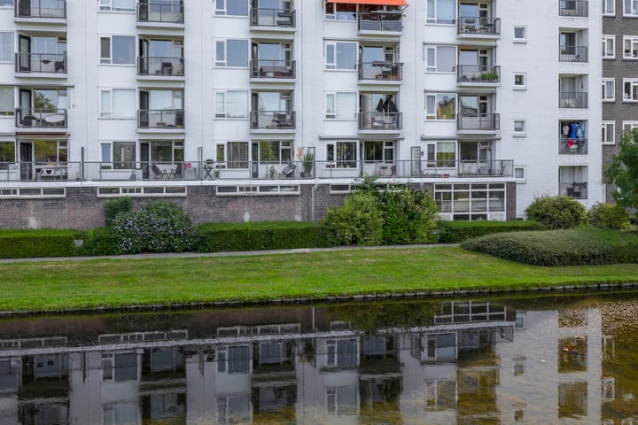 Photo 35 of Suze Groeneweglaan 25