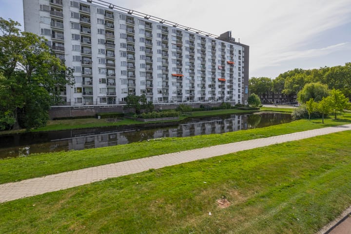 Photo 37 of Suze Groeneweglaan 25