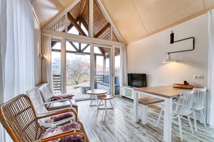 Photo 2 of Zeedijk 24-038