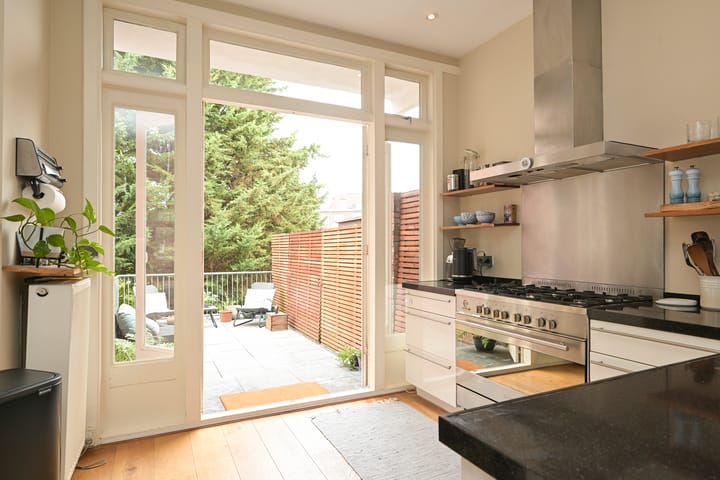 Foto 15 van Van Hoytemastraat 87