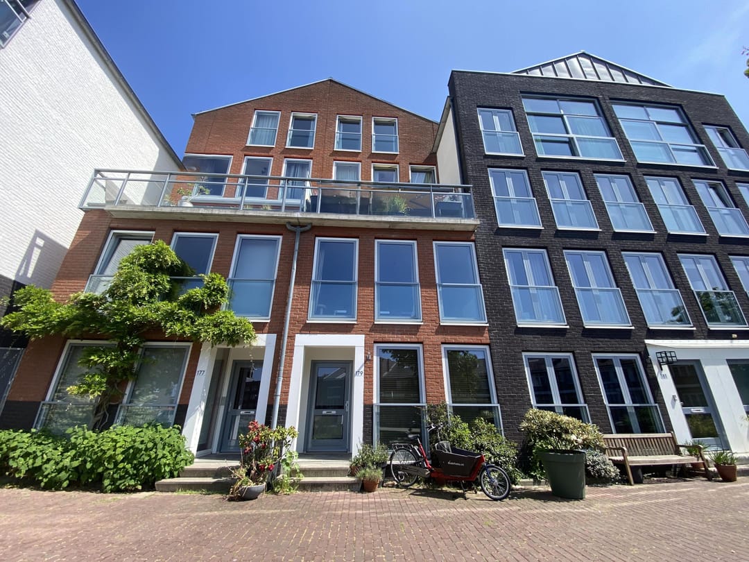 Tussenwoning aan Schuttevaerkade 179, Dordrecht