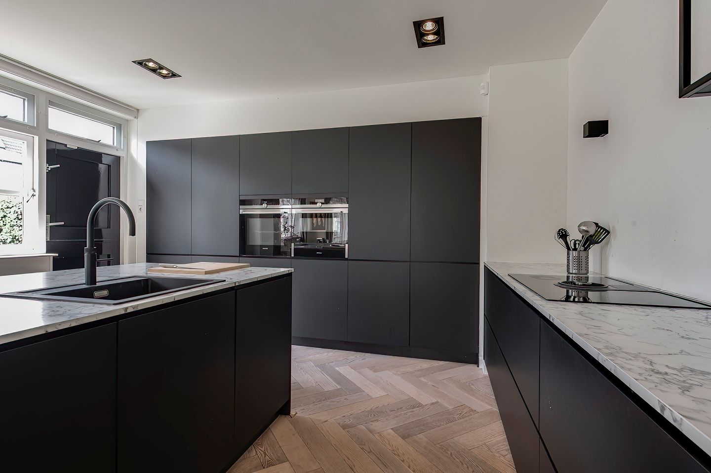 Foto 19 van Burgemeester van Mourikstraat 10