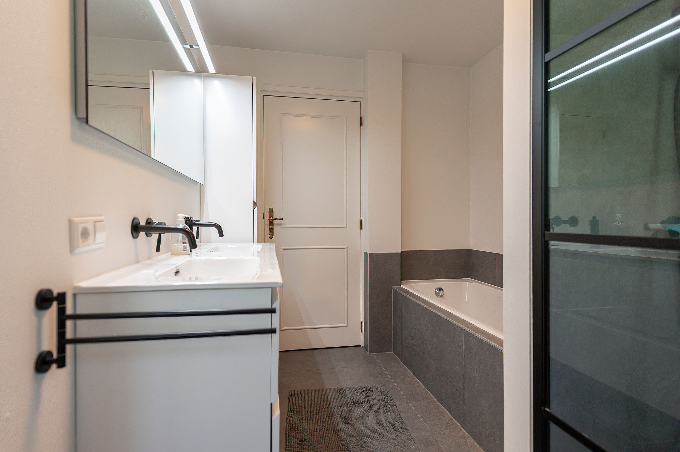 Foto 33 van Burgemeester van Mourikstraat 10