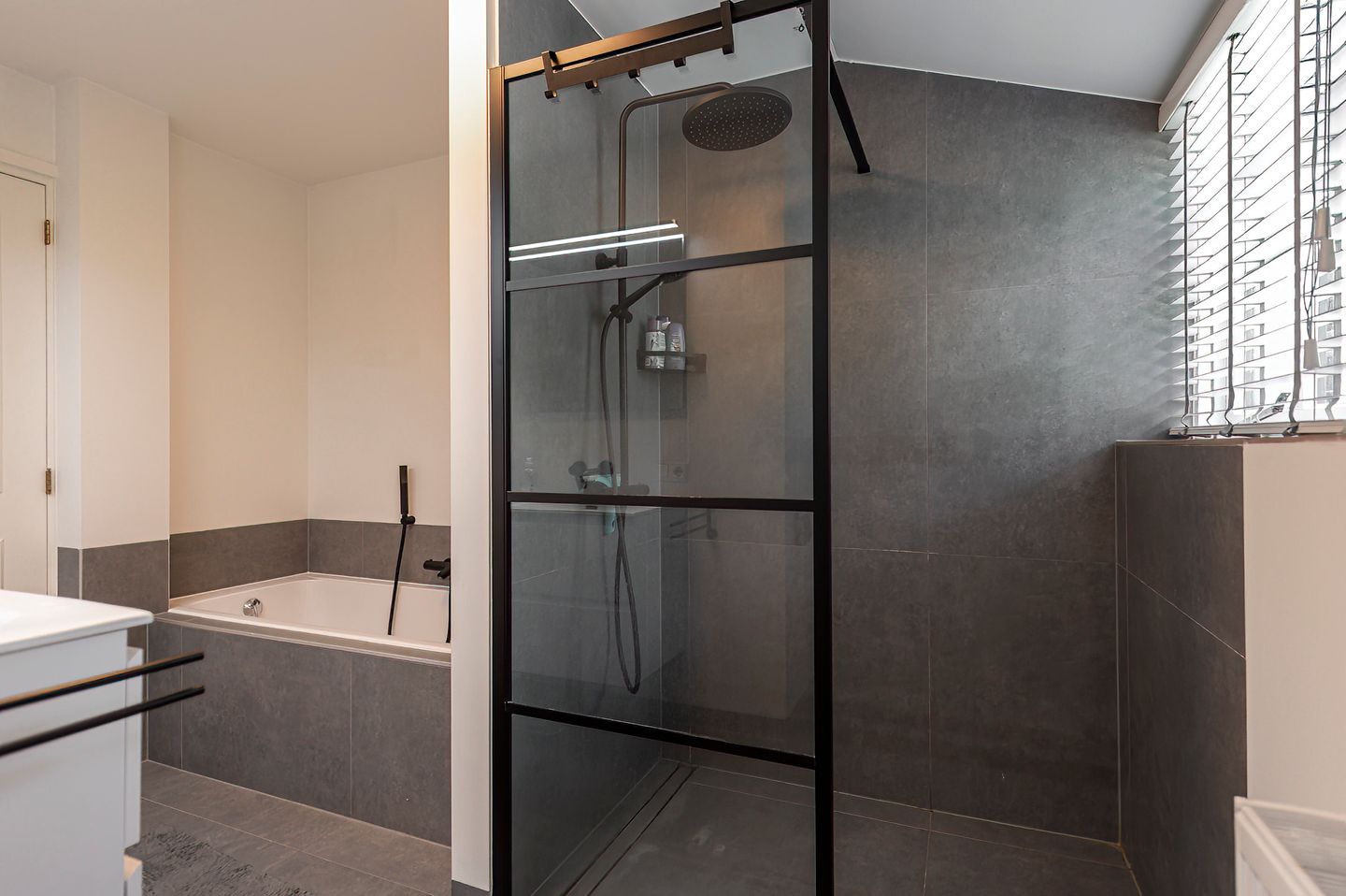 Foto 34 van Burgemeester van Mourikstraat 10