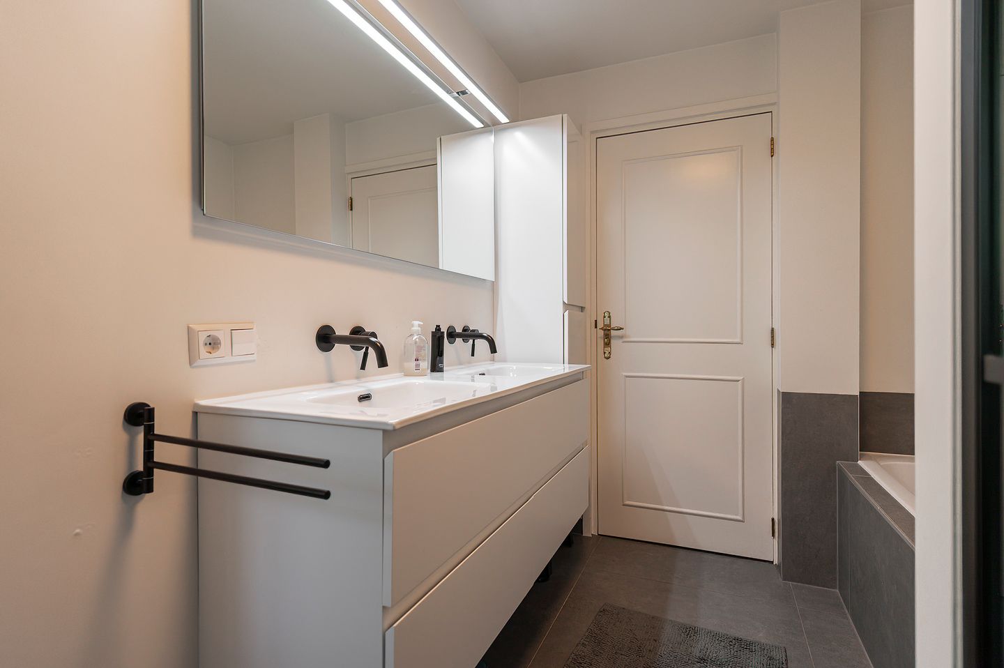 Foto 35 van Burgemeester van Mourikstraat 10