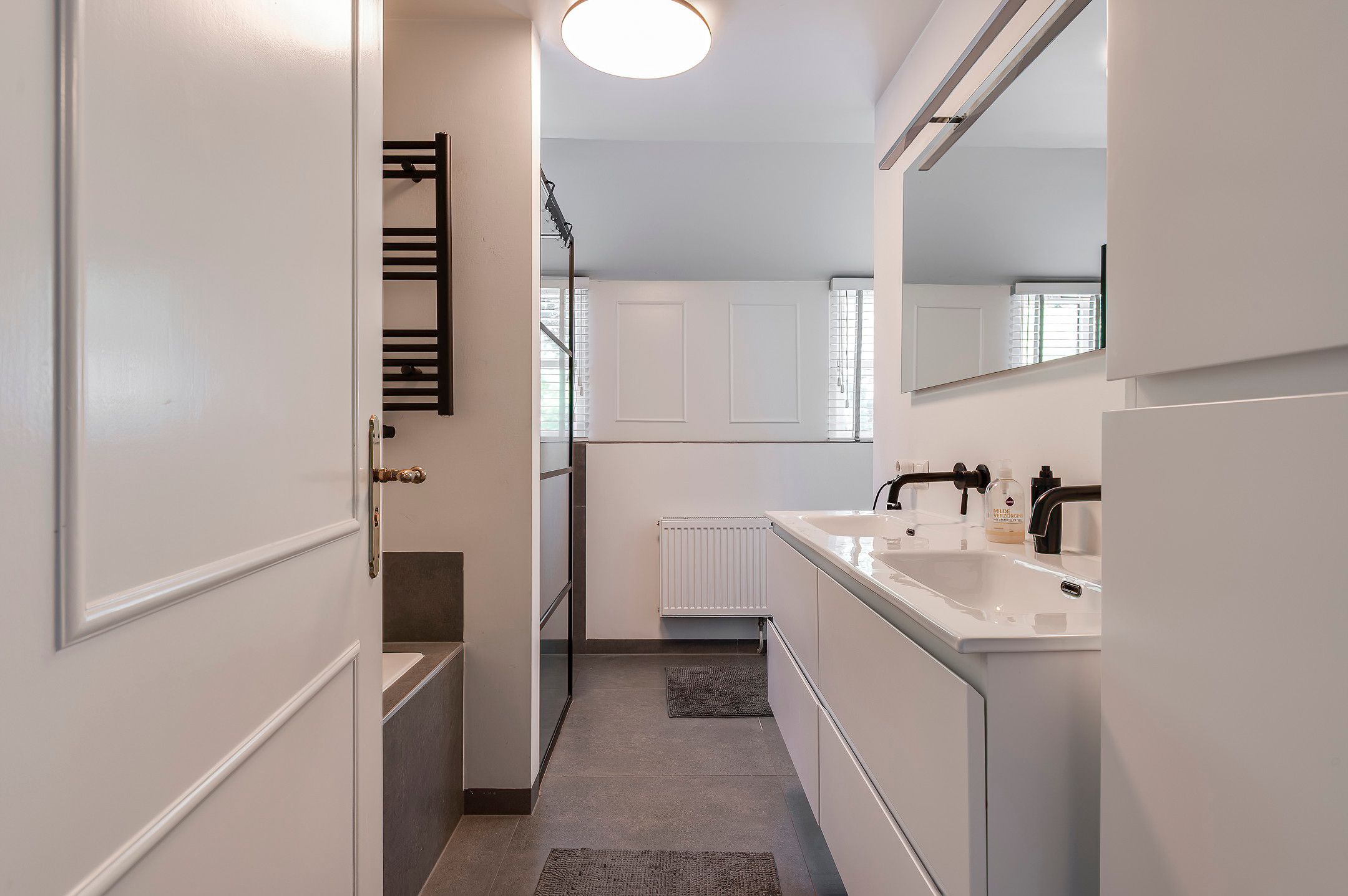 Foto 36 van Burgemeester van Mourikstraat 10