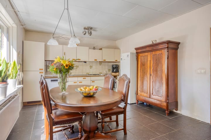 Foto 12 van Burg van Gorselstraat 12