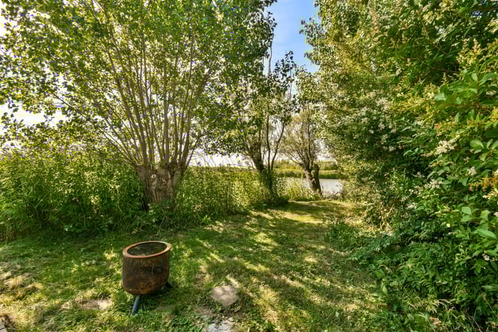 Photo 35 of Oosteinde