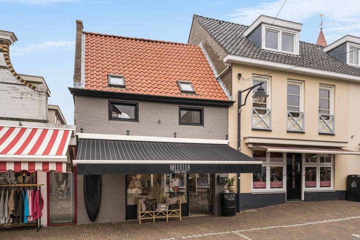 Photo 21 of Weststraat 4