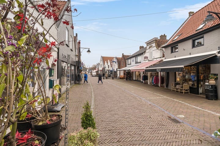 Photo 24 of Weststraat 4