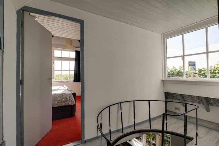 Photo 33 of Oosterleek 2