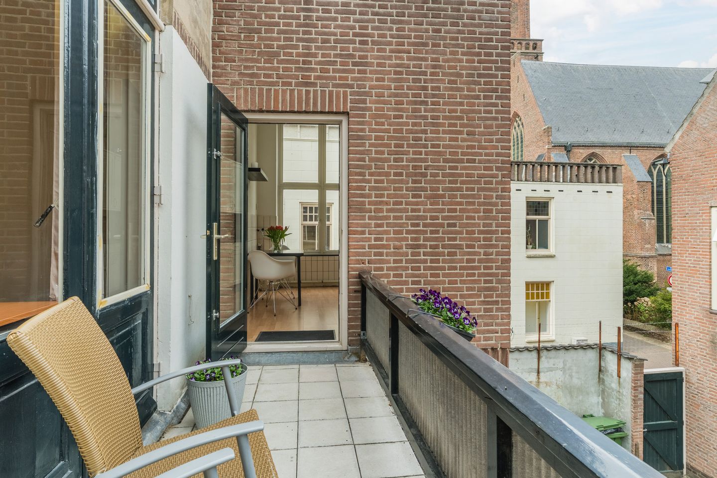View photo 3 of Markt 40