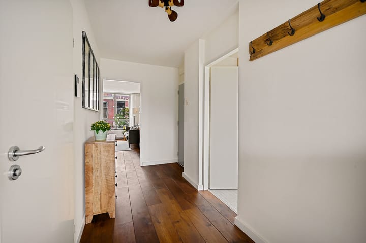 Photo 21 of Heeswijkstraat 42