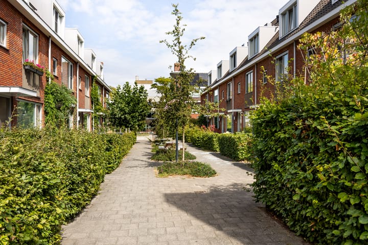 Photo 36 of Faljerilstraat 13