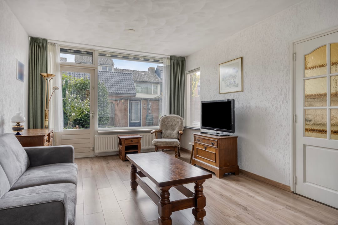 Foto 8 van Pijnboomstraat 10