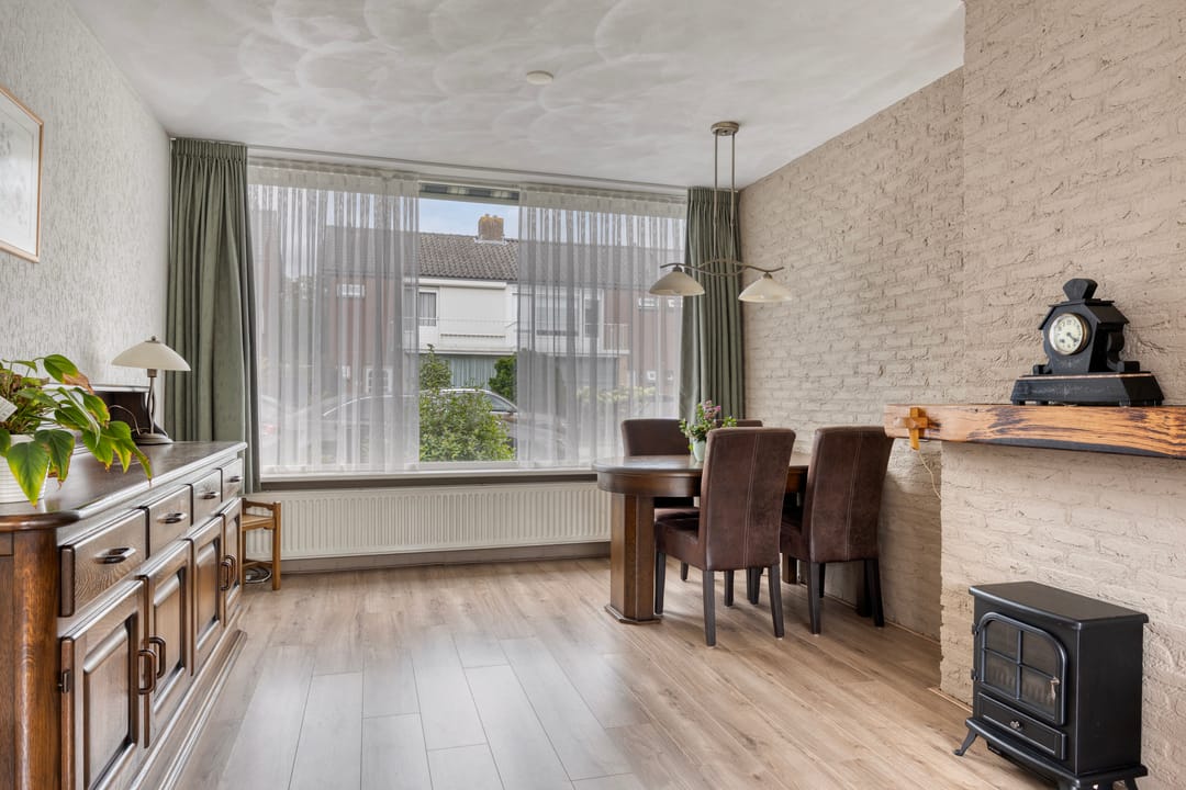 Foto 11 van Pijnboomstraat 10