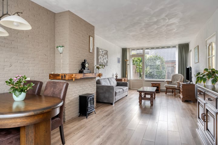 Foto 12 van Pijnboomstraat 10