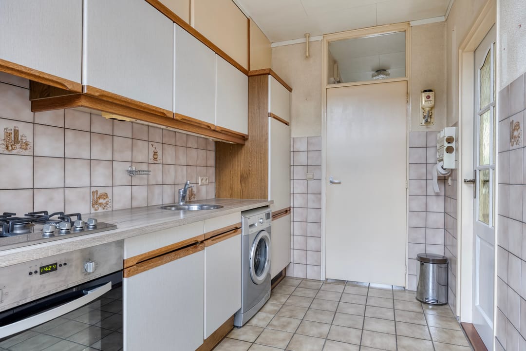 Foto 16 van Pijnboomstraat 10