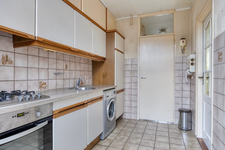 Foto 16 van Pijnboomstraat 10