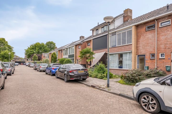 Foto 37 van Pijnboomstraat 10