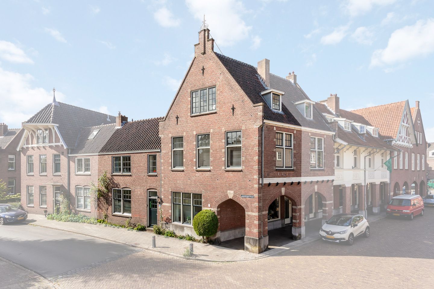 Photo 1 of van Markenstraat 13