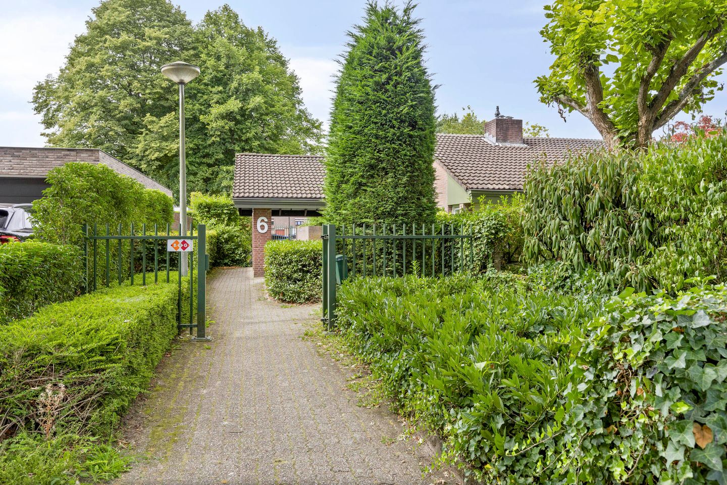 Bekijk foto 2 van Kloosterweg 6