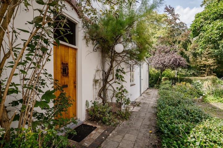 Photo 3 of Oosterhoutlaan 5