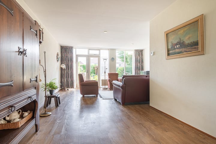 Foto 11 van Peter van Velpenlaan 23