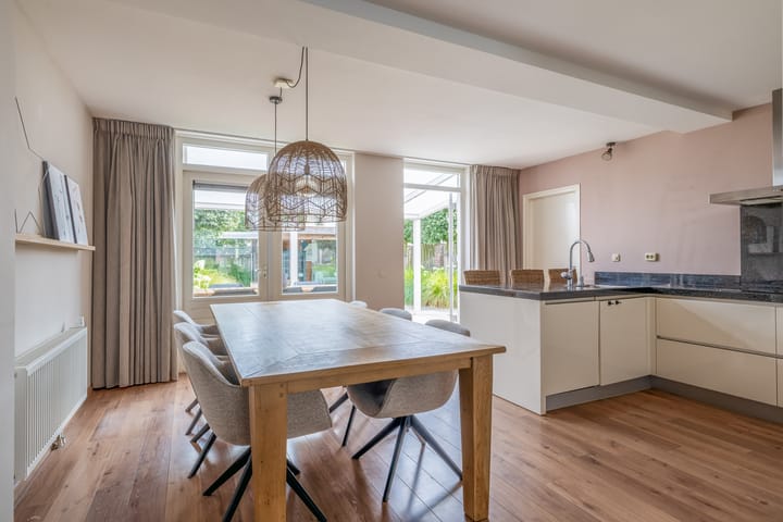 Foto 9 van Weegbree 13