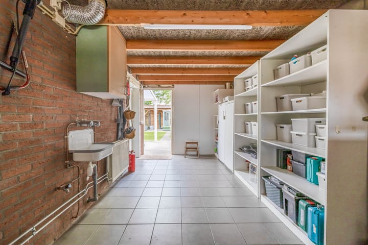 Foto 12 van Weegbree 13