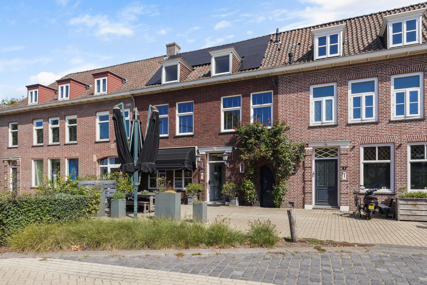 Foto 1 van Stationsplein 4