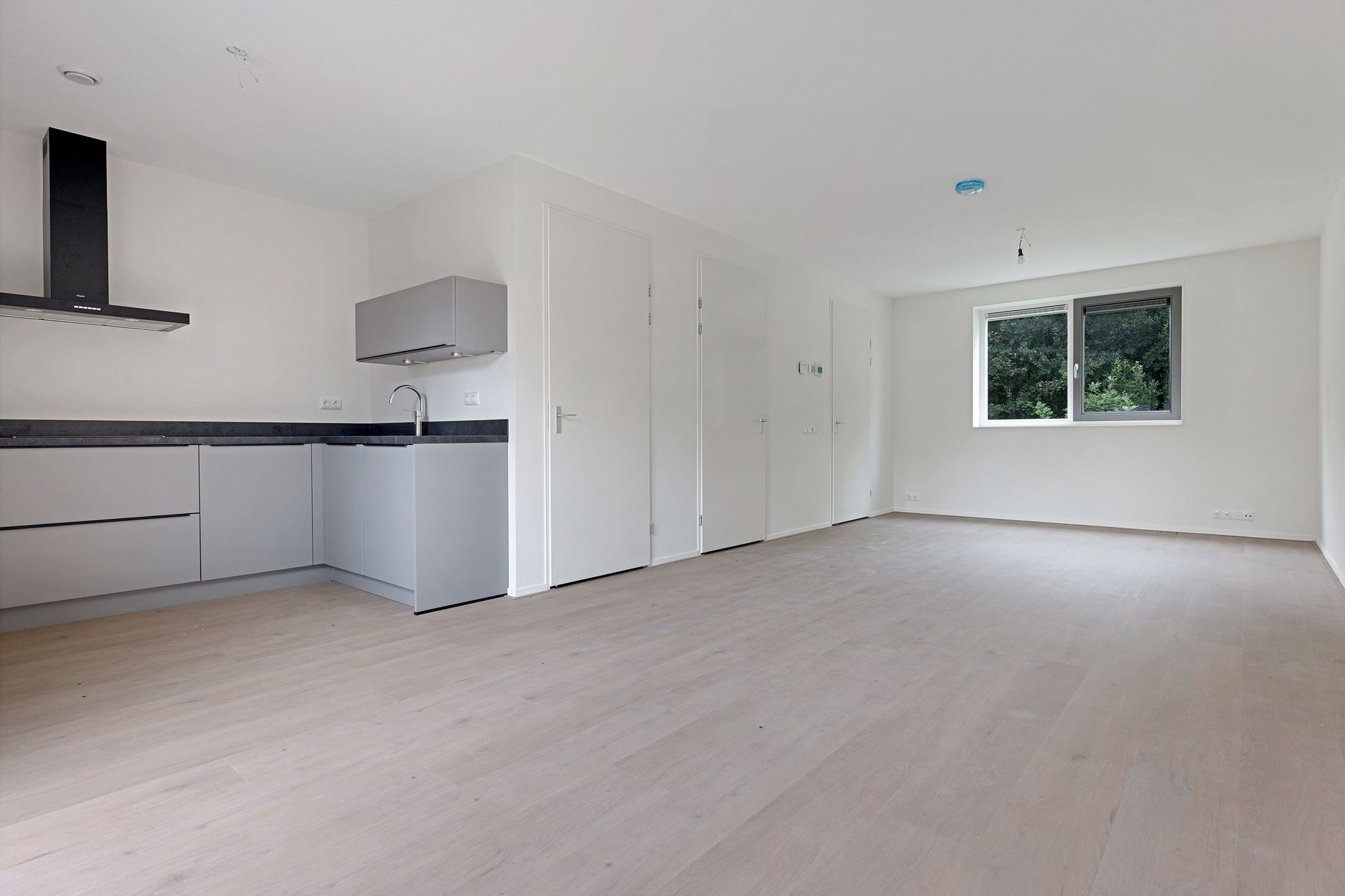 Photo 12 of Weemweg 4