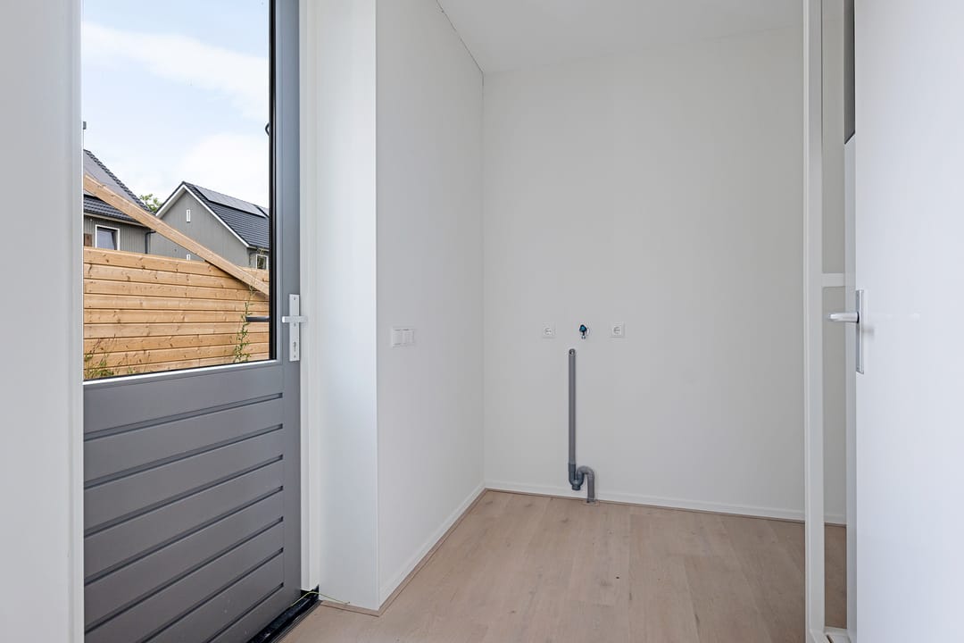 Photo 16 of Weemweg 4