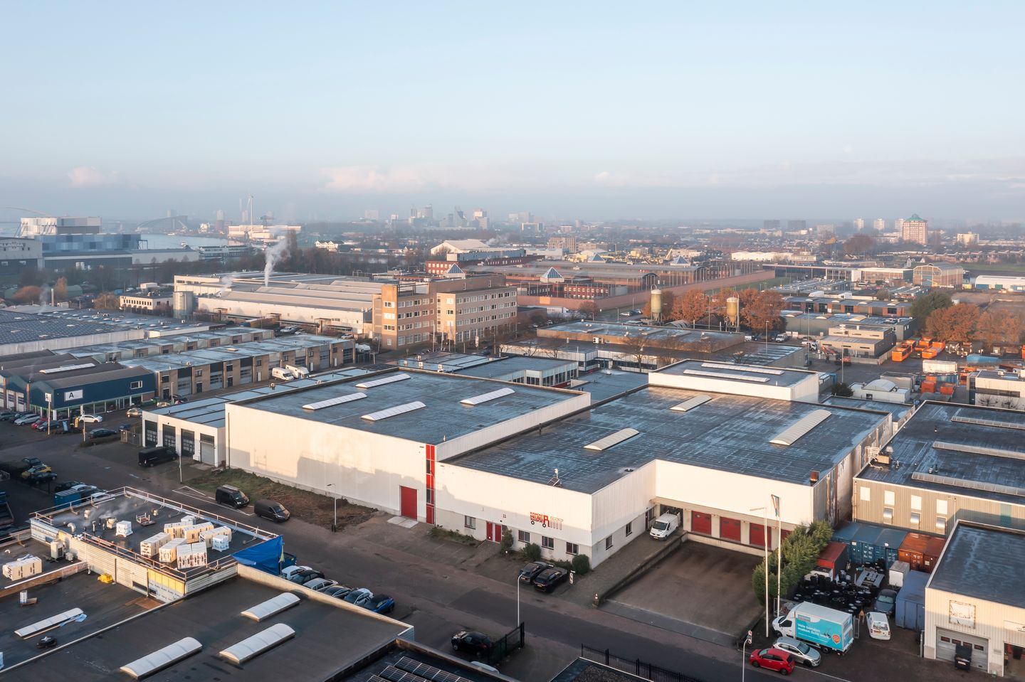View photo 1 of Van Nassauweg 11