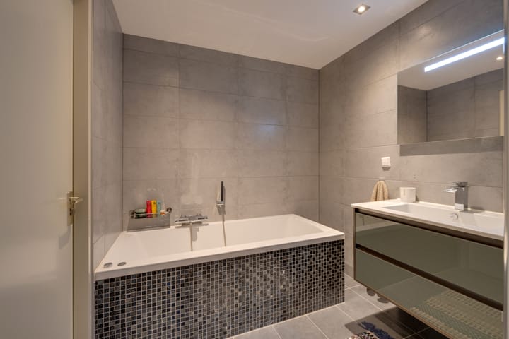 Foto 43 van Bisonstraat 55