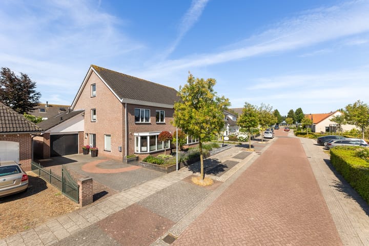 Foto 2 van De Savornin Lohmanhof 24