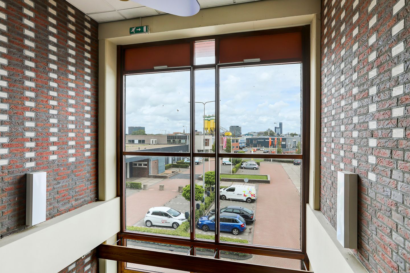 Bekijk foto 3 van Slauerhoffweg 19